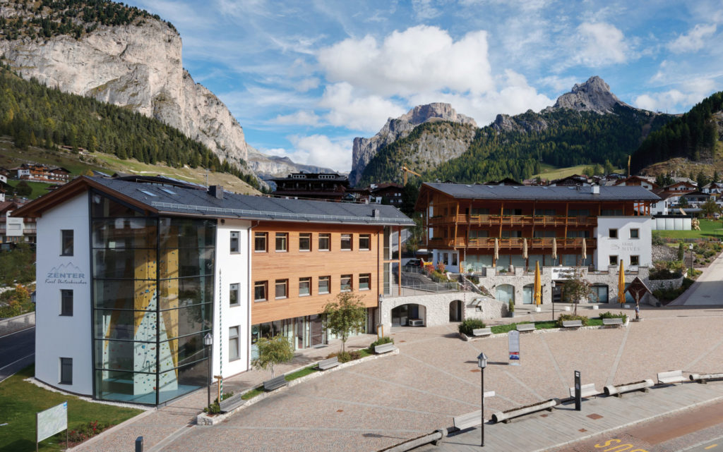 Hotelbau und Gewerbebau in Wolkenstein in Gröden. Baufirma Schweigkofler aus Südtirol.